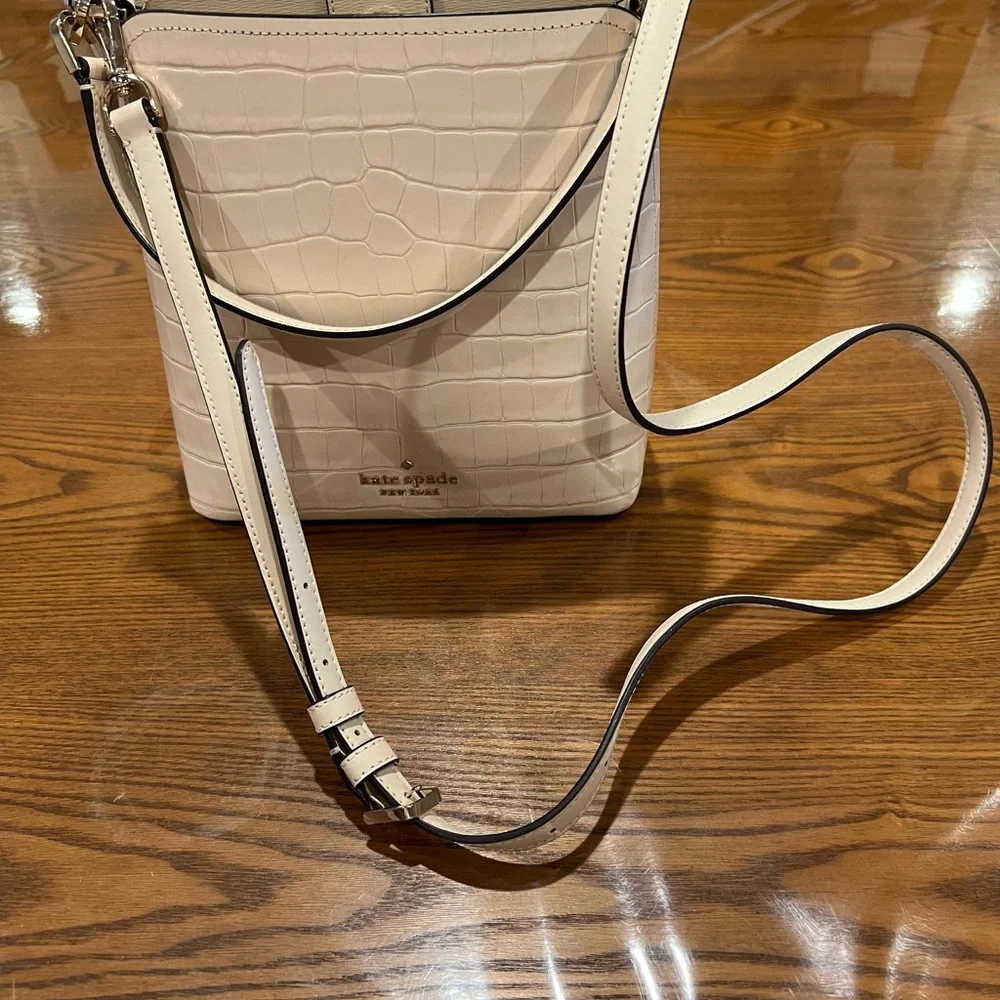 Kate Spade Cream Croc-Embossed Shoulder Bag - Picture 4 of 11